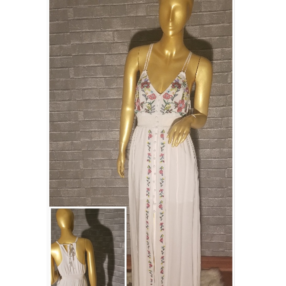 Embroidered garden maxi dress - Picture 2 of 4